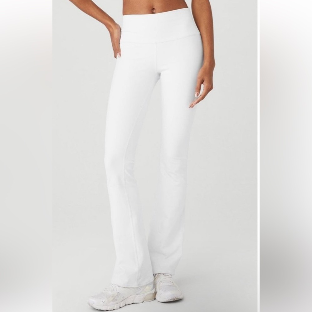 ALO Airbrush High-Waist Bootcut Legging Ivory